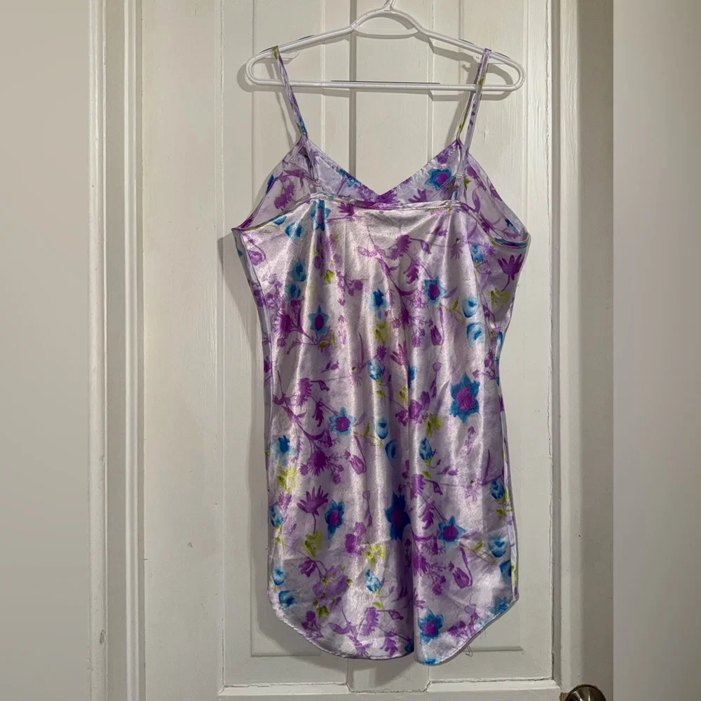 Silky Floral Slip Dress Women's Intimates size large sleep gown, nightgown